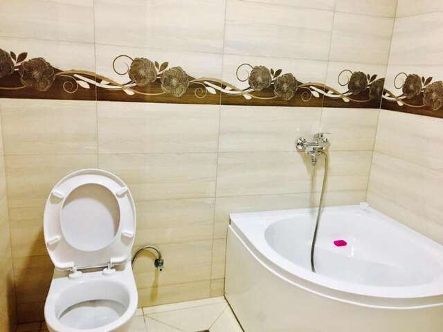 Гостевой дом Yellow House Кобулети-13