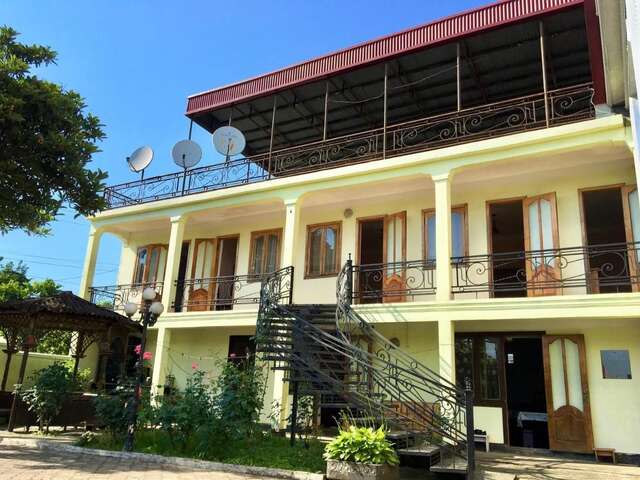 Гостевой дом Yellow House Кобулети-4