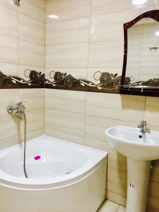 Гостевой дом Yellow House Кобулети-10